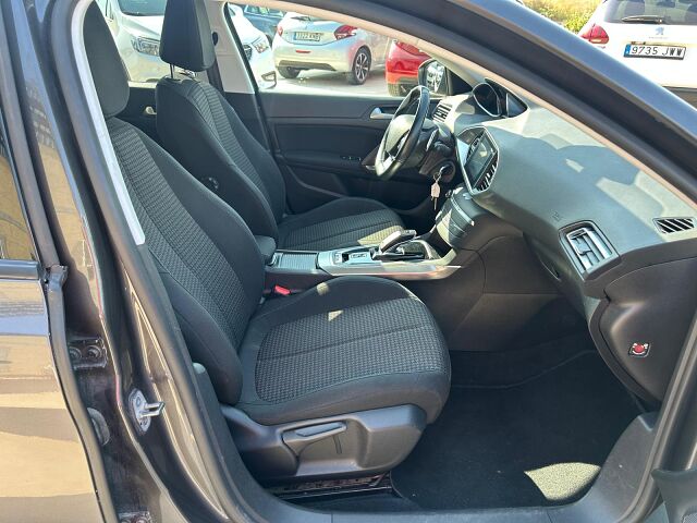 PEUGEOT 308 STYLE 1.2 E-THP AUTO SPANISH LHD IN SPAIN 64000 MILES SUPERB 2019